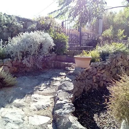 Holiday House Ivana Holiday home Dobropoljana